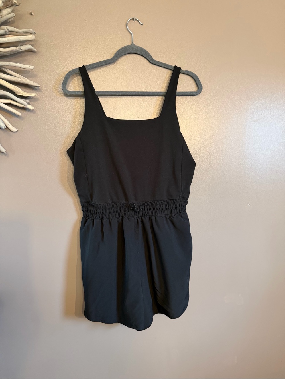 Viveley black tank top‎ Rhomper